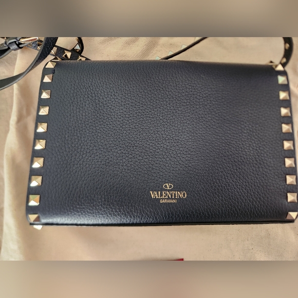 Valentino Garavanismall Rockstud leather crossbody bag - Picture 9 of 11